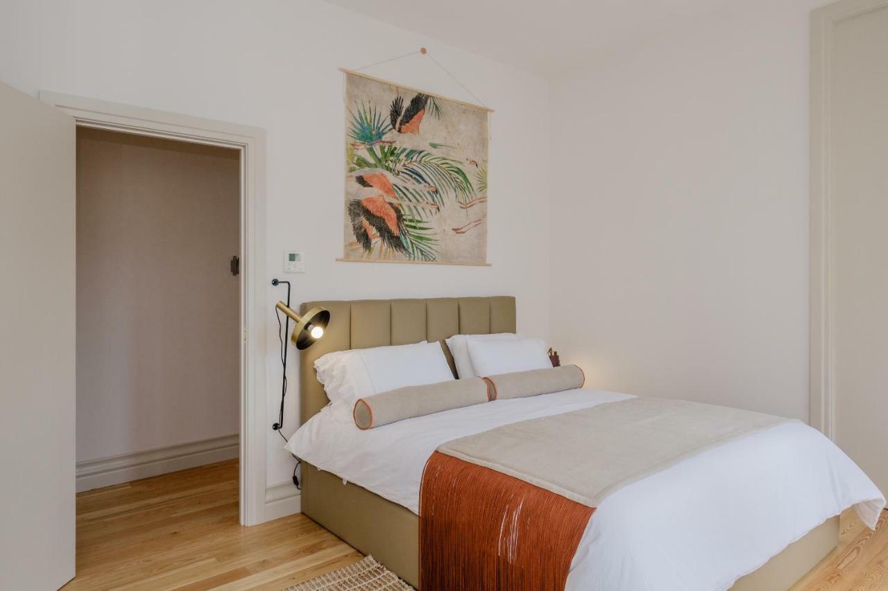 Boutique Rentals-Kihara'S Ribeira Apt With Great Views Porto Luaran gambar