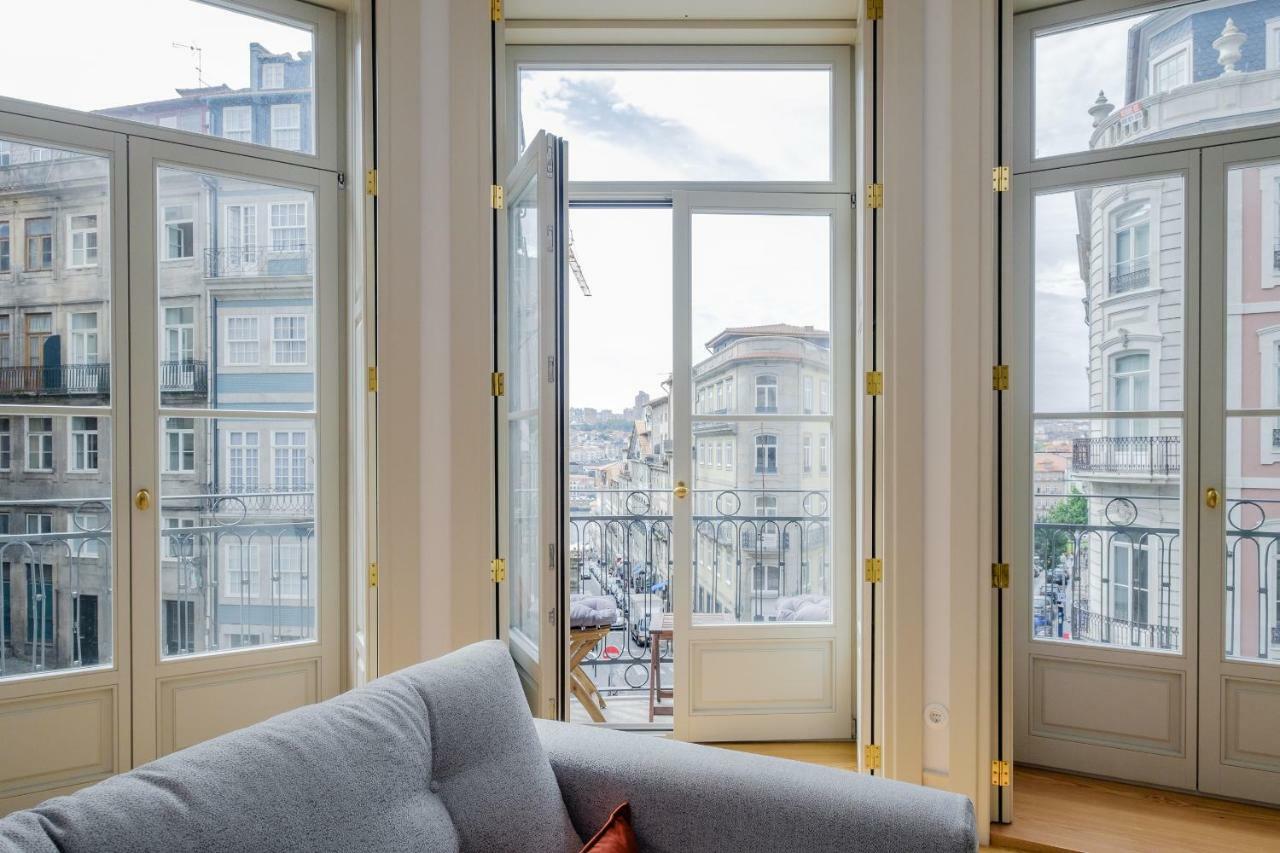 Boutique Rentals-Kihara'S Ribeira Apt With Great Views Porto Luaran gambar