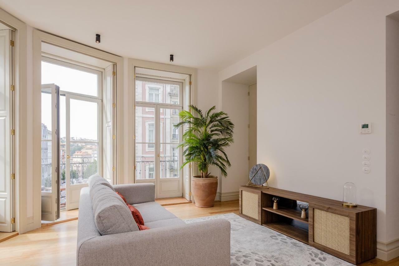 Boutique Rentals-Kihara'S Ribeira Apt With Great Views Porto Luaran gambar