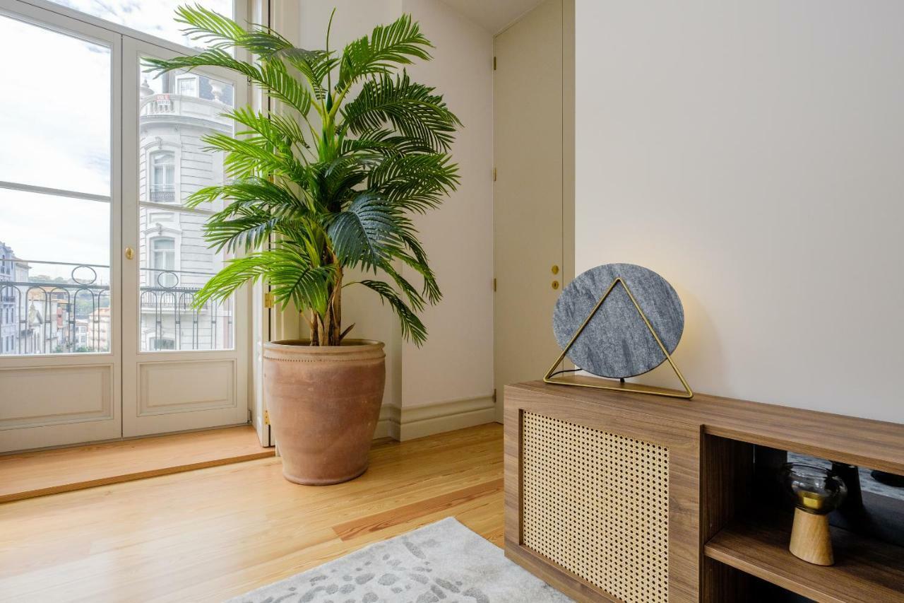 Boutique Rentals-Kihara'S Ribeira Apt With Great Views Porto Luaran gambar