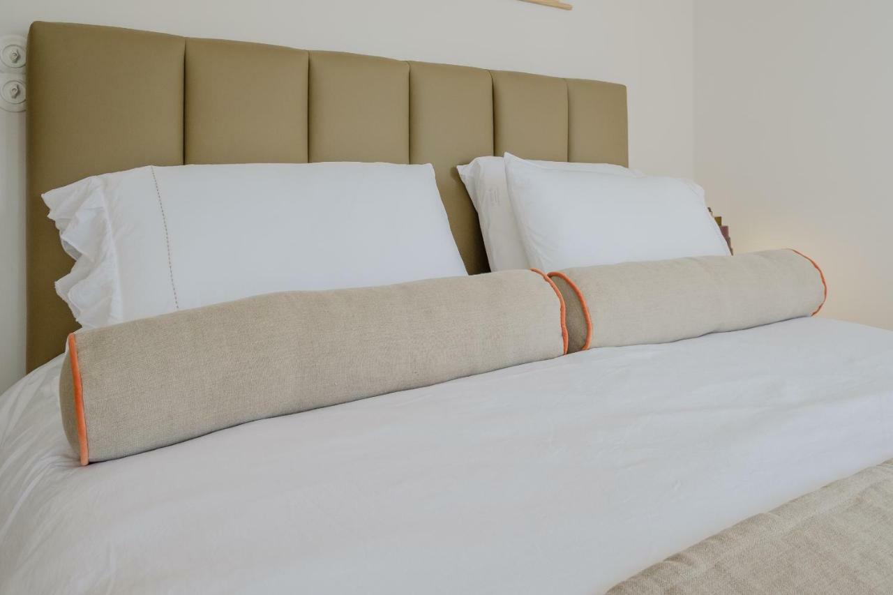 Boutique Rentals-Kihara'S Ribeira Apt With Great Views Porto Luaran gambar