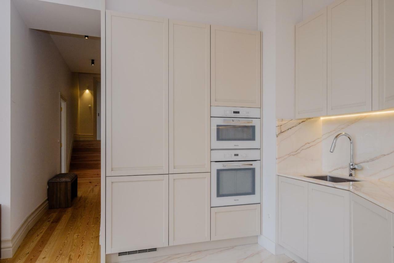 Boutique Rentals-Kihara'S Ribeira Apt With Great Views Porto Luaran gambar