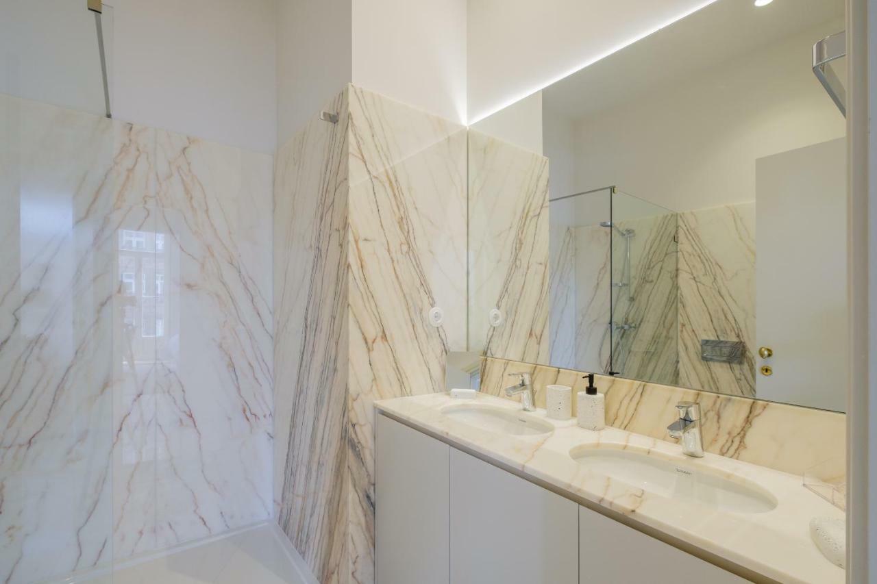 Boutique Rentals-Kihara'S Ribeira Apt With Great Views Porto Luaran gambar