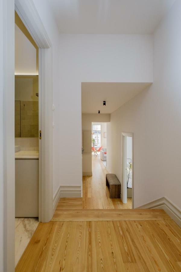 Boutique Rentals-Kihara'S Ribeira Apt With Great Views Porto Luaran gambar